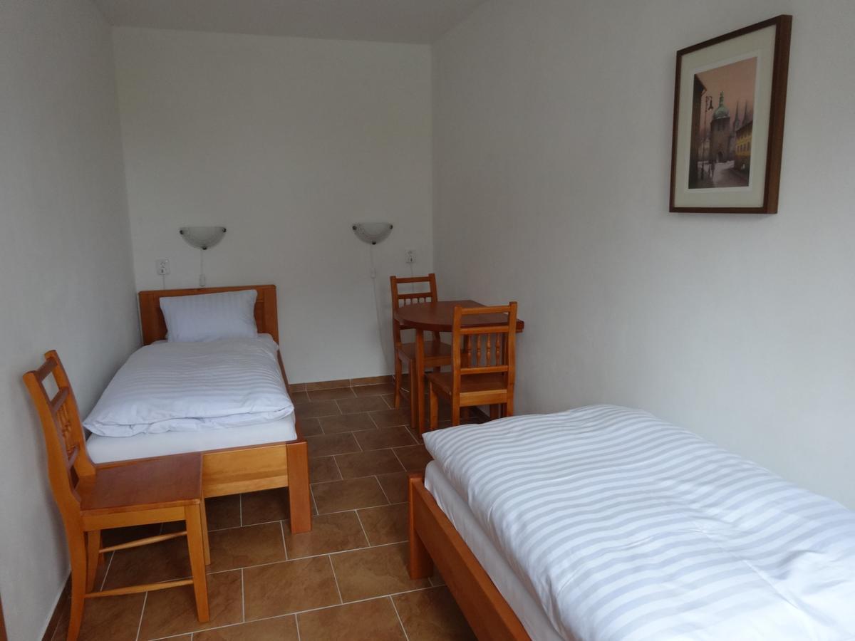 Hostinec u Janatů s ubytováním Cestin Habitación foto