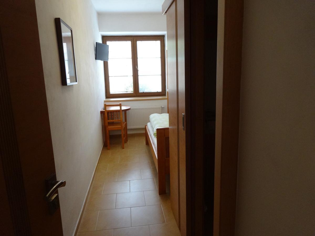 Hostinec u Janatů s ubytováním Cestin Habitación foto